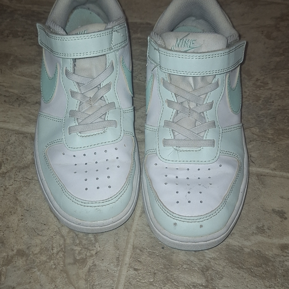 Nike Kids' Sneakers in White and Light Green